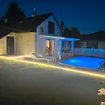 Dom wakacyjny Wakacyjny Z Podgrzewanym Basenem I Jacuzzi Pod Gwiazdami, Studnica, Ińsko, Therapeutica *