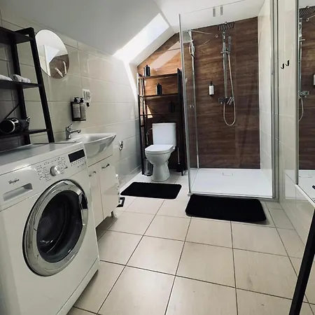 Wakacyjny Z Podgrzewanym Basenem I Jacuzzi Pod Gwiazdami, Studnica, Insko, 