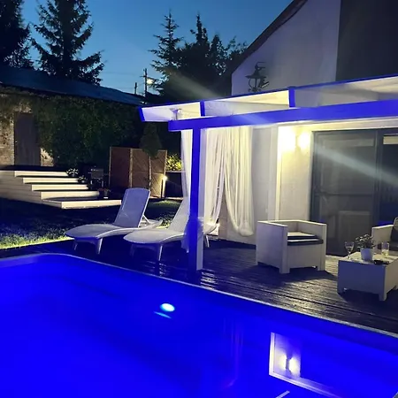 度假居 Wakacyjny Z Podgrzewanym Basenem I Jacuzzi Pod Gwiazdami, Studnica, Insko, 