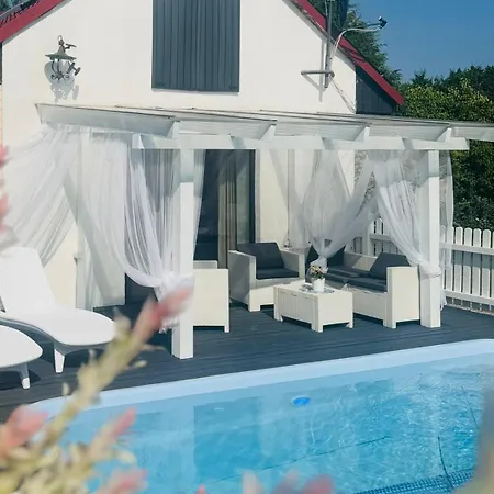 Wakacyjny Z Podgrzewanym Basenem I Jacuzzi Pod Gwiazdami, Studnica, Insko, 
