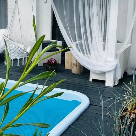 Wakacyjny Z Podgrzewanym Basenem I Jacuzzi Pod Gwiazdami, Studnica, Insko, 