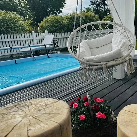 Wakacyjny Z Podgrzewanym Basenem I Jacuzzi Pod Gwiazdami, Studnica, Insko, 